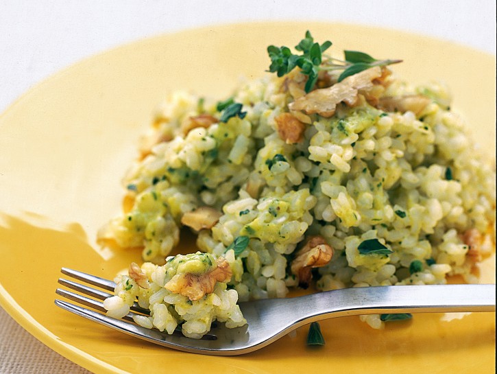 Riso con pesto di zucchine e zola