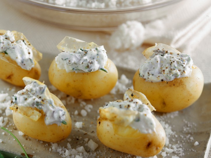 Ricetta Patate al sale con salsa allo yogurt - Donna Moderna