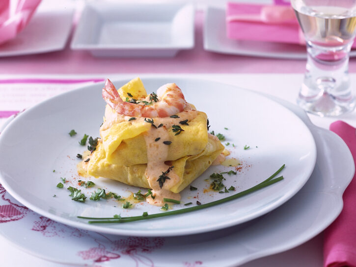 Crèpes con ragù di scampi e gamberi