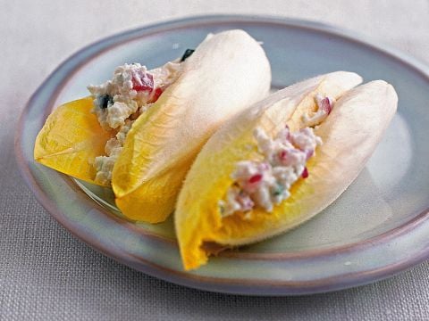 Foglie di indivia con crema di ricotta