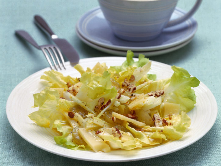 Insalata con uva e noci