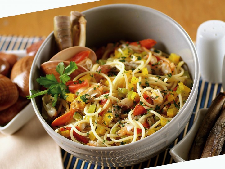 Spaghetti allo scoglio e peperoni