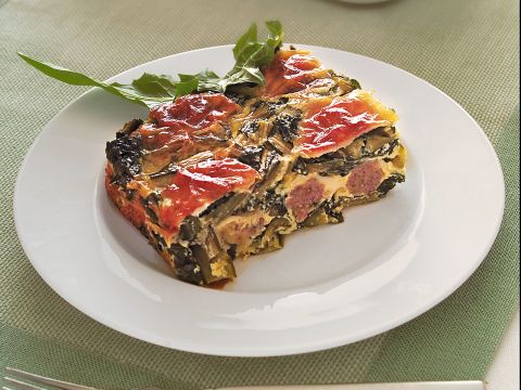 Torta di cicoria con scamorza e polpette