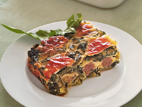 Torta di cicoria con scamorza e polpette