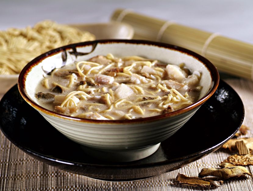 zuppa-birmana-ai-noodles foto