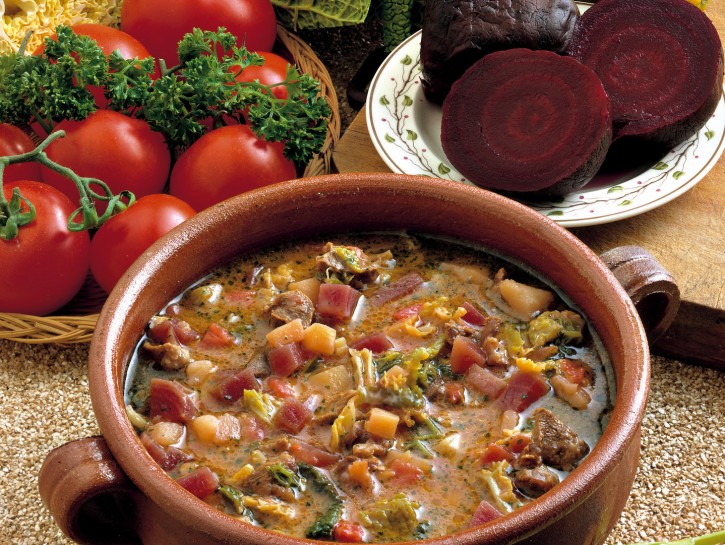 Ricetta Zuppa di manzo e barbabietole - Donna Moderna