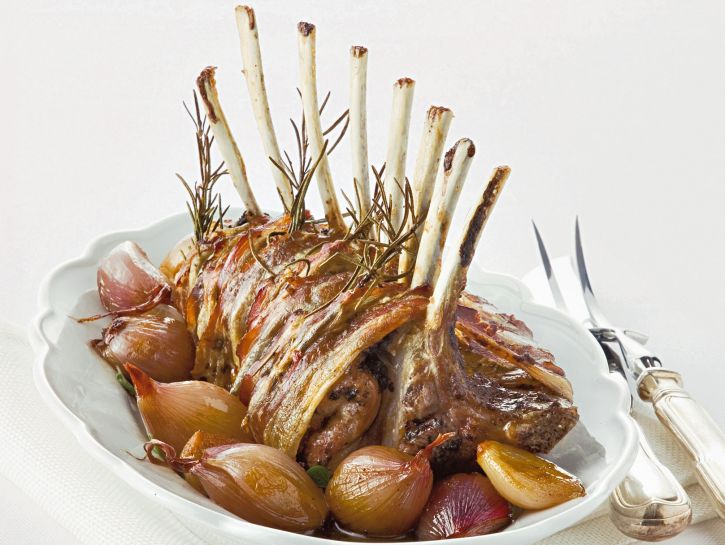 carre-di-agnello-alle-olive-e-scalogni