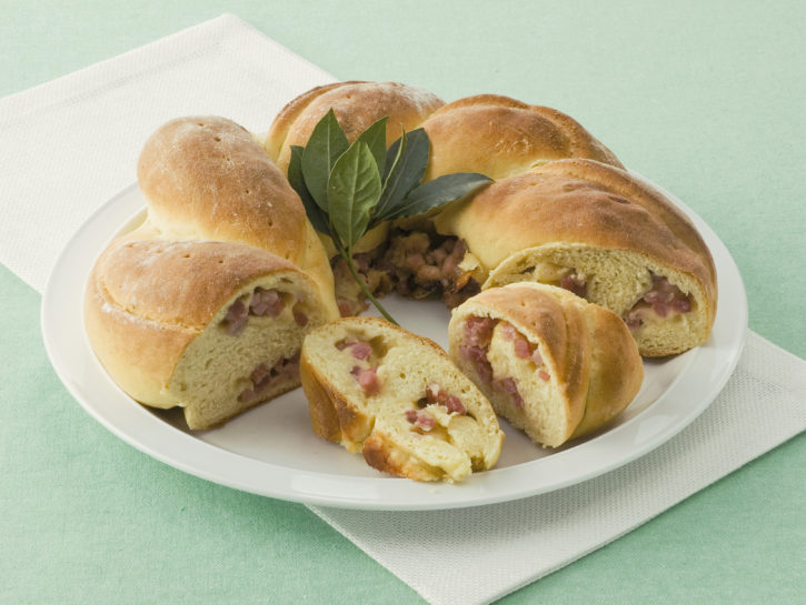 Ciambella rustica di patate al salame
