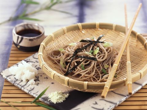 Spaghetti con alga nori o Zaru soba