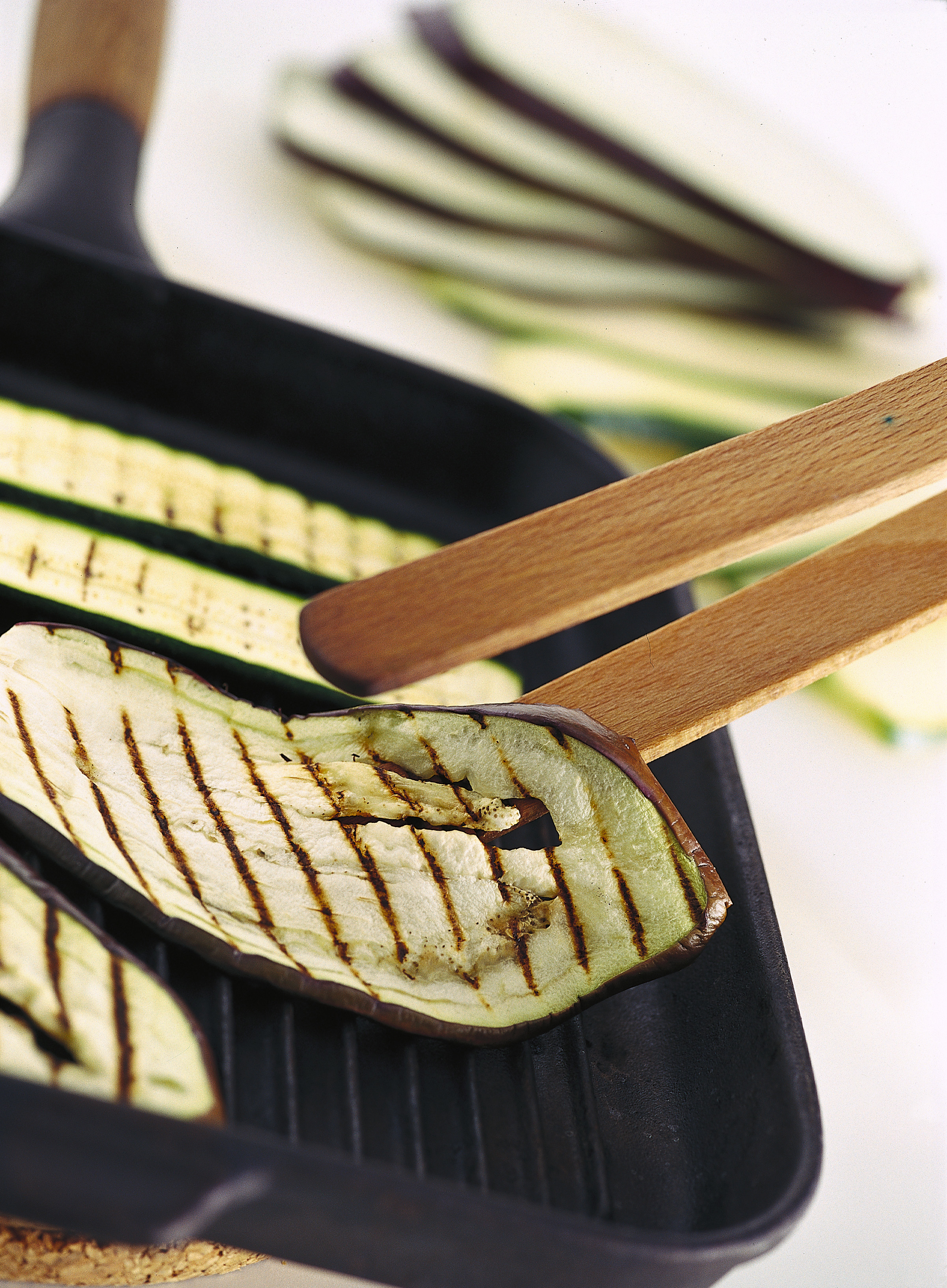 Ricetta Parmigiana di melanzane e zucchine alla griglia ...