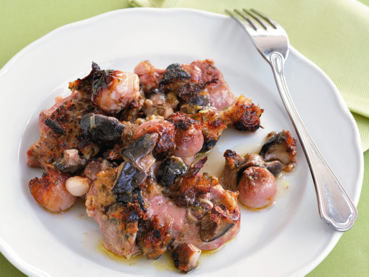 Tiella di agnello con funghi e lampascioni