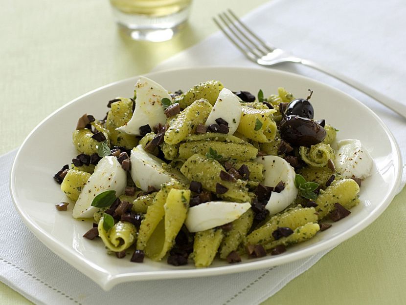 pasta-con-pesto-di-noci-e-mozzarella