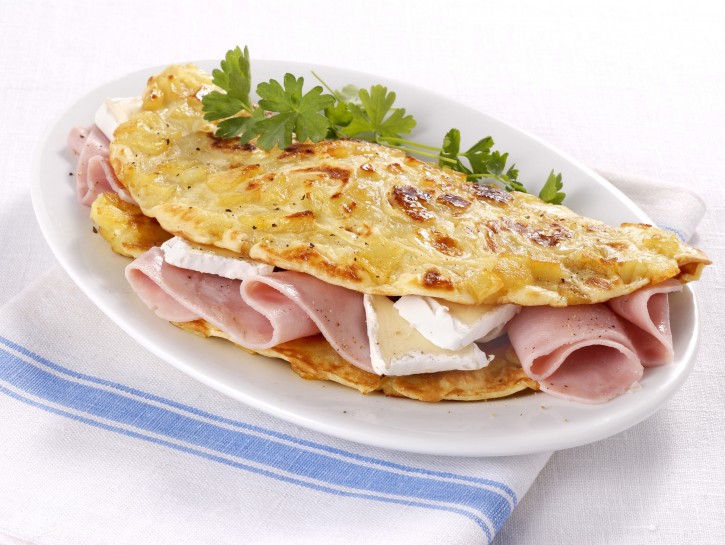 crespelle-ripiene-di-prosciutto-e-brie foto