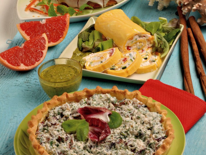 Crostata farcita con ricotta e insalate