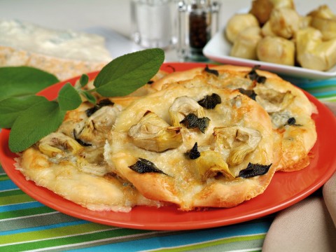 Focaccine con carciofi e gorgonzola