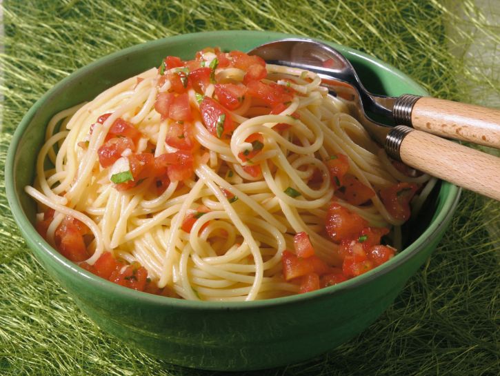 Ricetta Spaghettini al pomodoro fresco - Donna Moderna