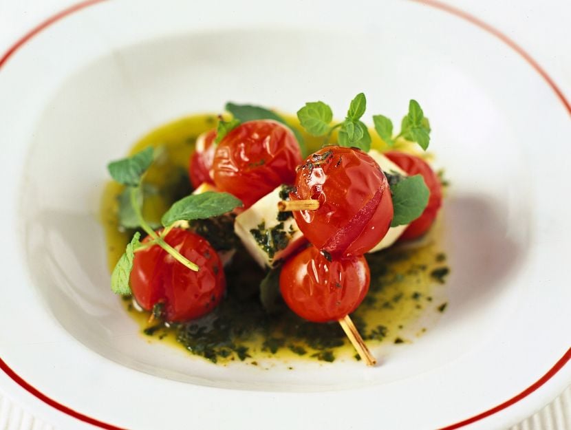 spiedini-di-pomodorini-e-ricotta-salata