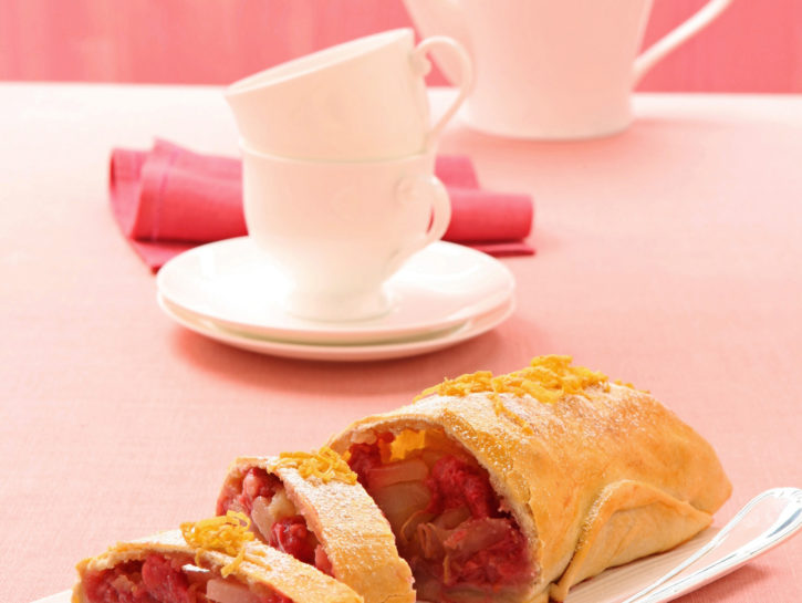 Strudel di mele, pere e lamponi