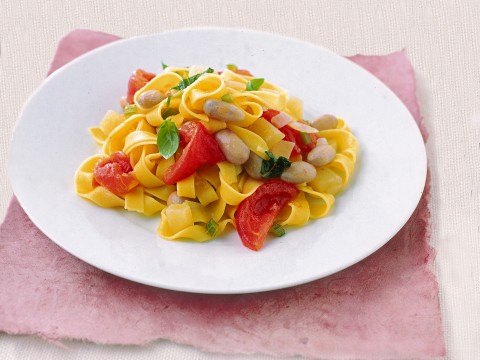 Tagliatelle con pomodoro fresco e basilico