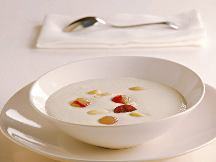 Zuppa di mandorle
