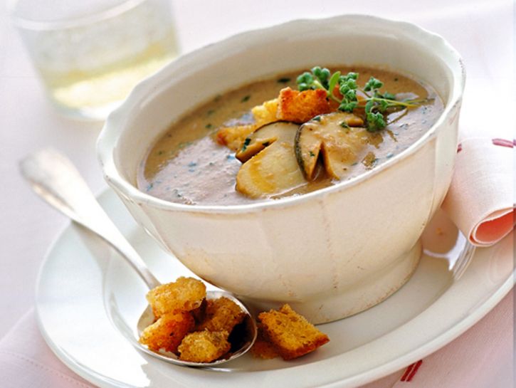 Zuppa piemontese con crostini fritti