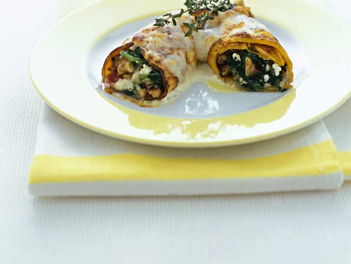 Cannelloni con farcia di spinaci, noci e speck