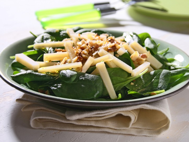 Insalata di spinacini e noci