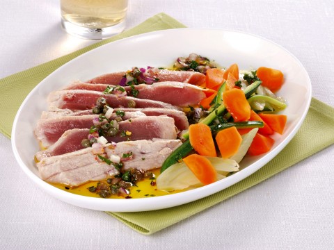 Tonno ai capperi e cipolla rossa