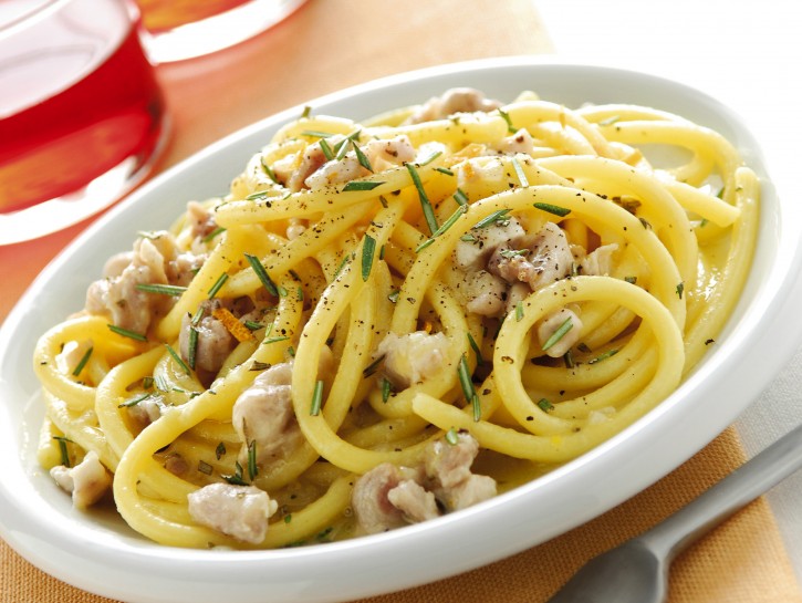 Bucatini al ragù bianco di coniglio