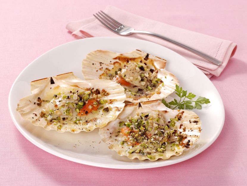 capesante-gratinate-alla-frutta-secca foto