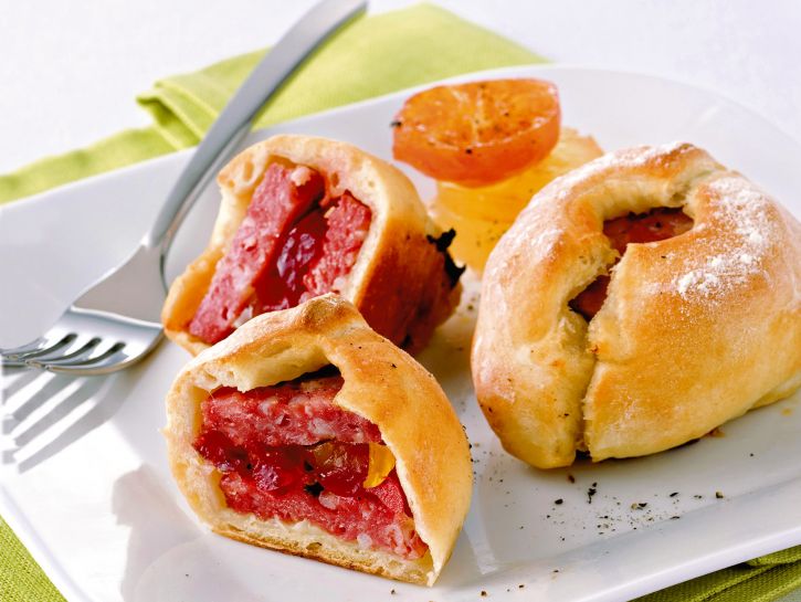 fagottini-di-pane-con-salame-cotto
