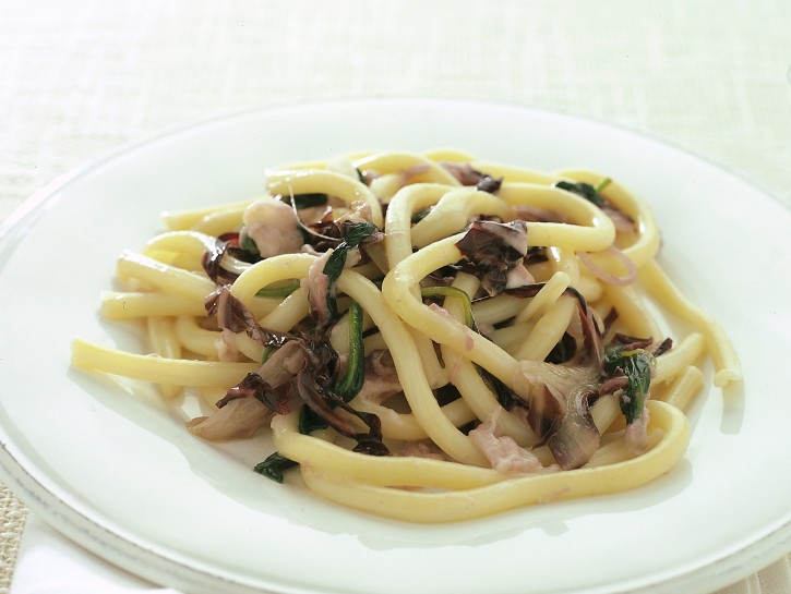Bigoli con radicchio e crescenza