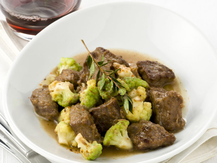 Spezzatino di manzo con cavolfiore verde