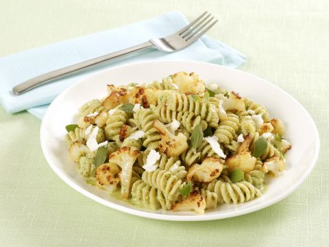 Fusilli al pesto di feta e noci