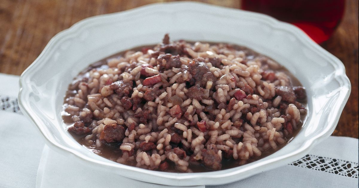 risotto al vino rosso e salsiccia