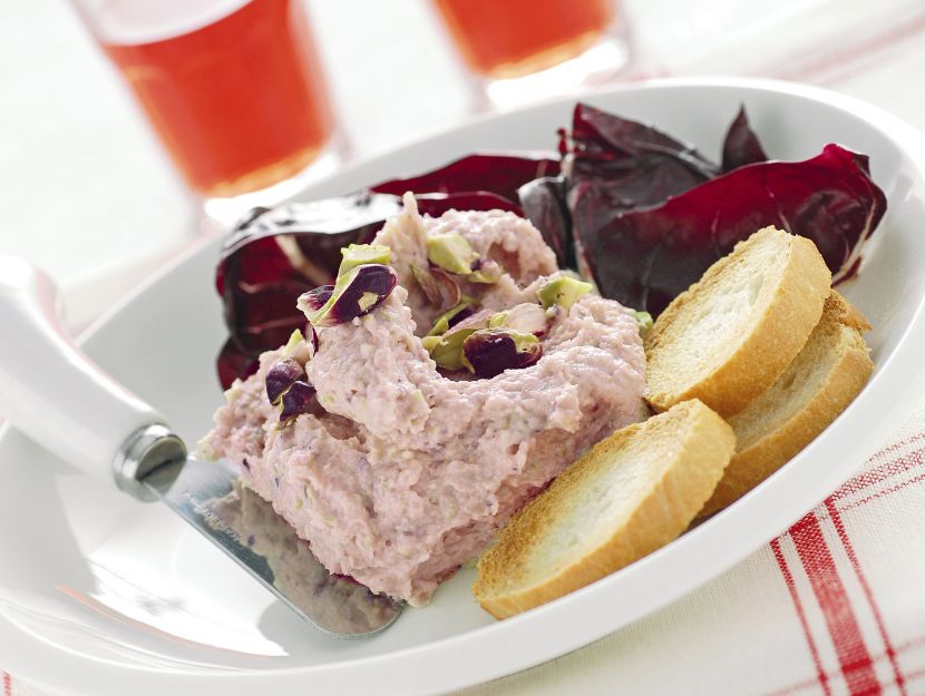 spuma-di-mortadella-con-radicchio immagine