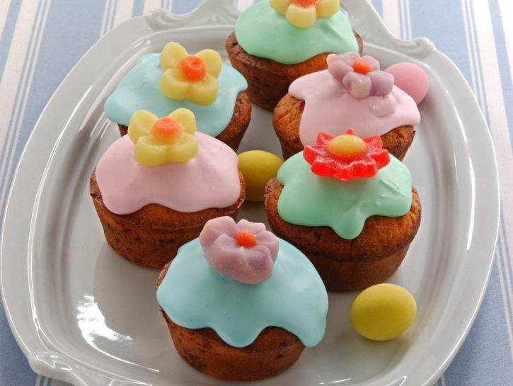 Muffin fioriti al cioccolato bianco