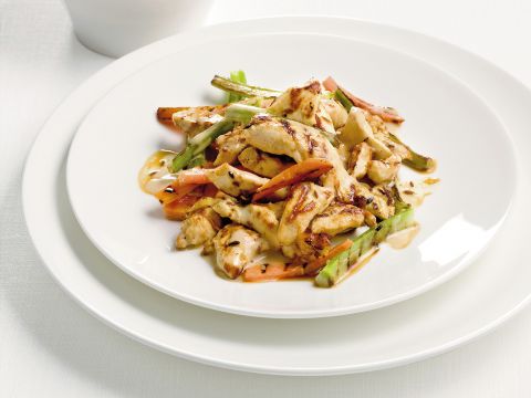Straccetti di pollo marinati con le verdure