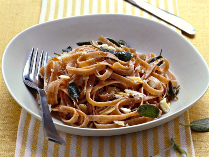 Tagliatelle di farina di castagne al miele