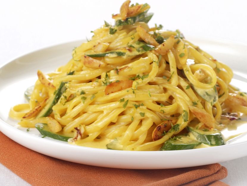 linguine-allo-zafferano-con-zucchine