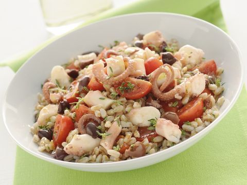 Insalata di farro con polpo e pomodorini