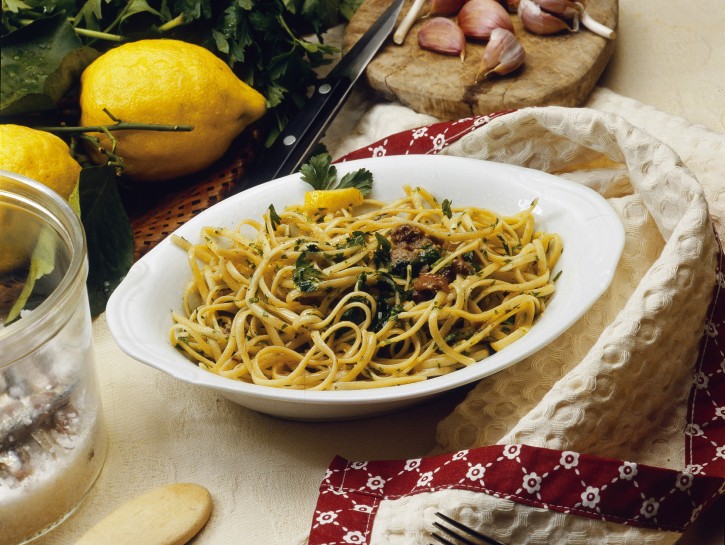 Linguine acciughe e limone