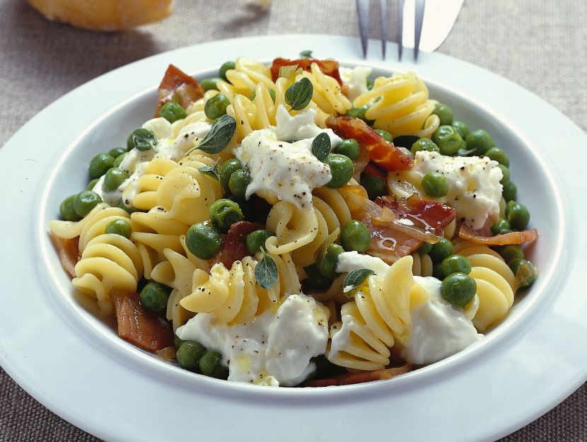 pasta-e-piselli-con-la-burrata