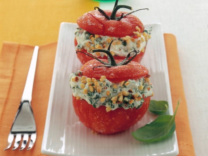 Pomodori e crema di robiola al basilico