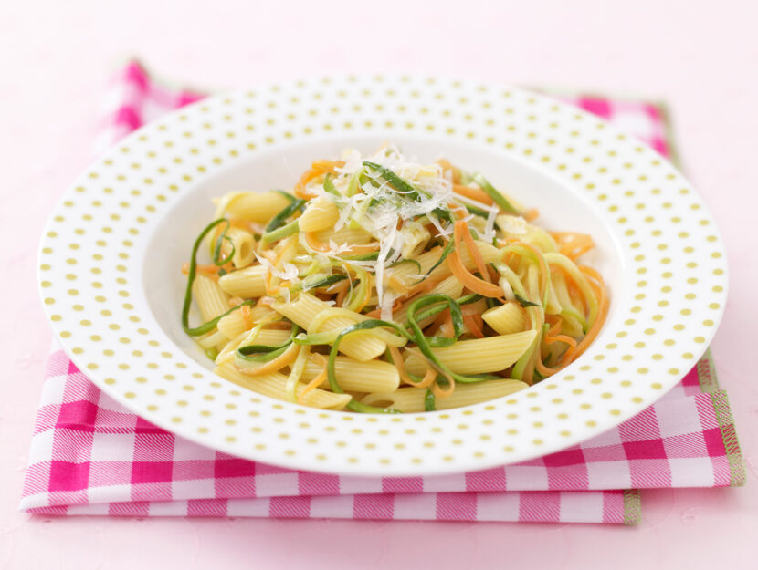 Pasta con zucchine e carote