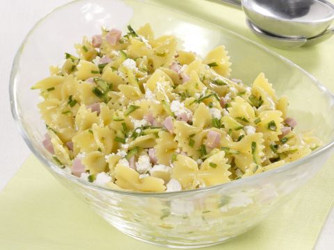 Farfalle con zucchine, cotto e quartirolo