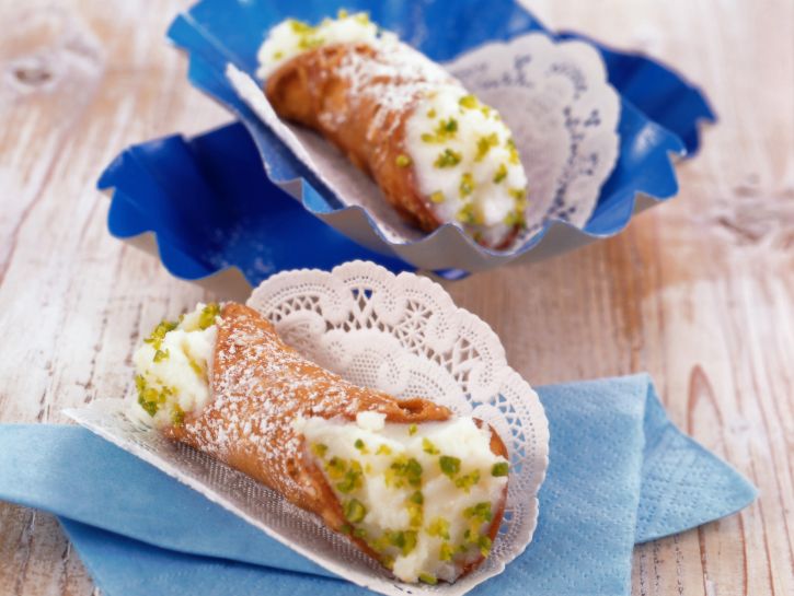 Mini cannoli alla ricotta e pistacchi