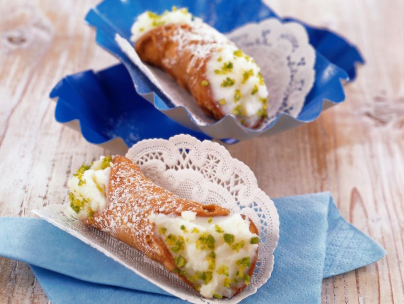 mini-cannoli-alla-ricotta-e-pistacchi