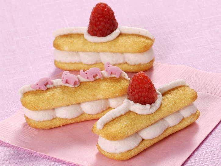 sandwich-di-biscotti-con-mousse-di-lamponi