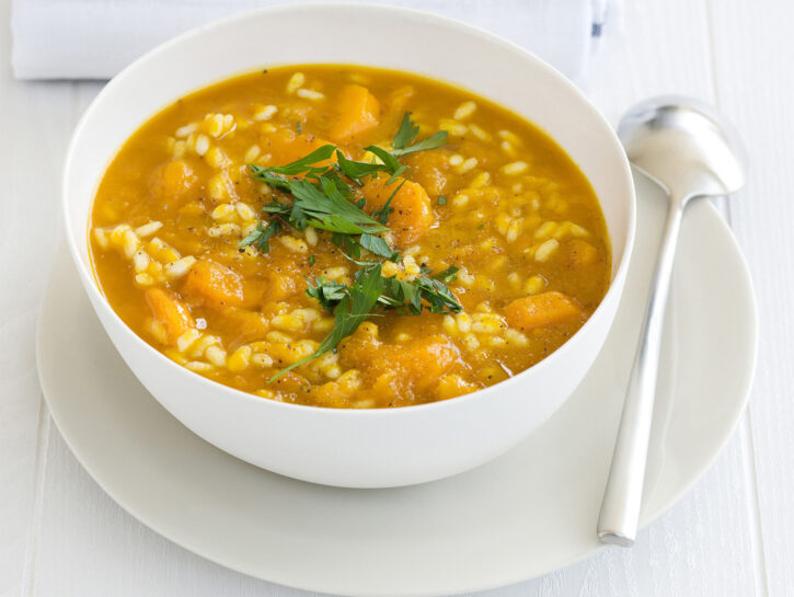 Minestra in arancione con carote e zucca